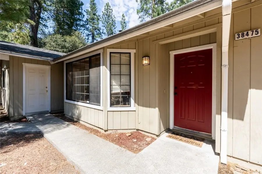 38475 Sierra Lakes Drive, Oakhurst, CA 93644 - Image #3