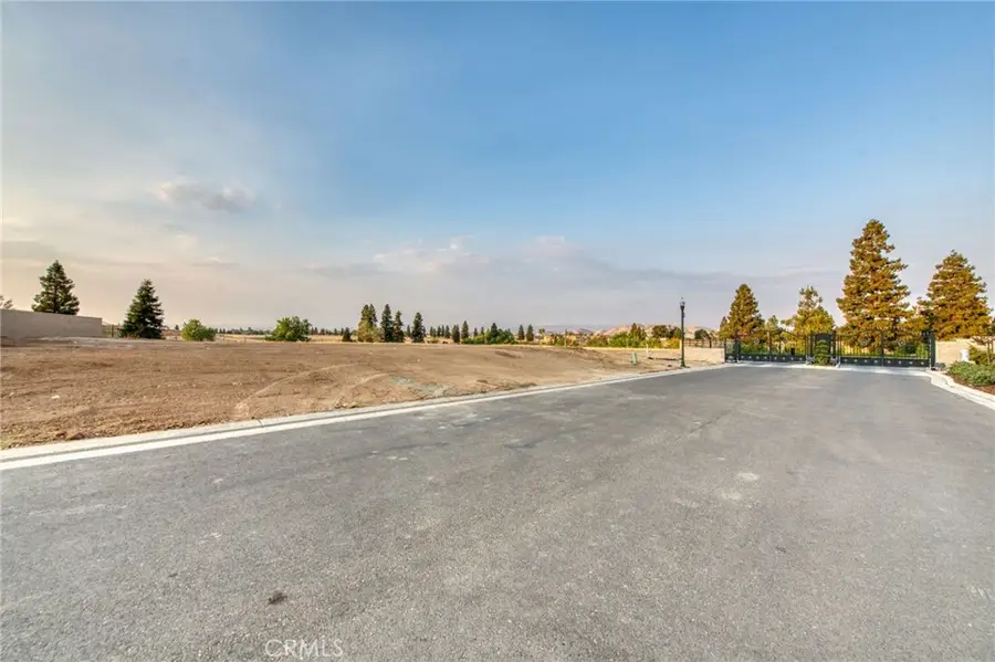 2490 E Copper Ridge Drive, Fresno, CA 93730 - Image #3
