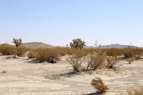 18 Skyranch Road, Adelanto, CA 92301