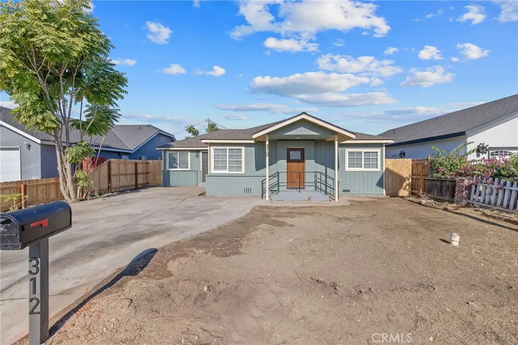 312 NE 4th Avenue, Visalia, CA 93291 - Image #1