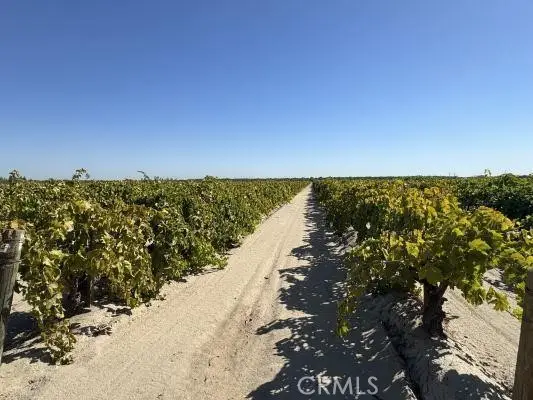 1 S Bishop, Kerman, CA 93630 - #3