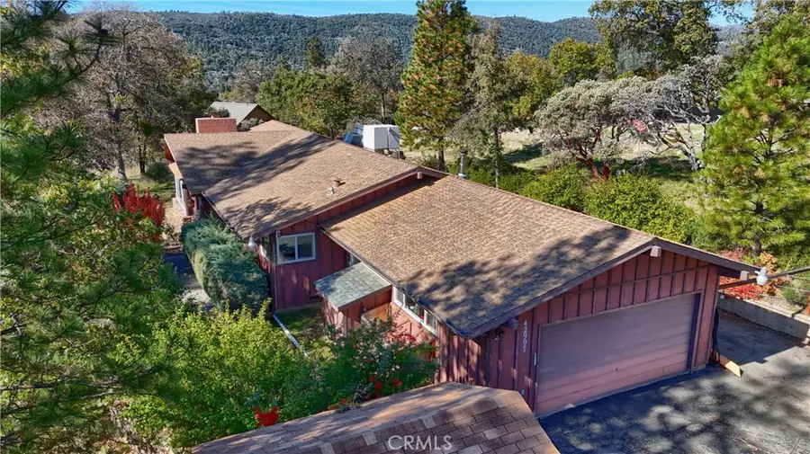 42997 E Mountain View Lane, Oakhurst, CA 93644 - Image #2