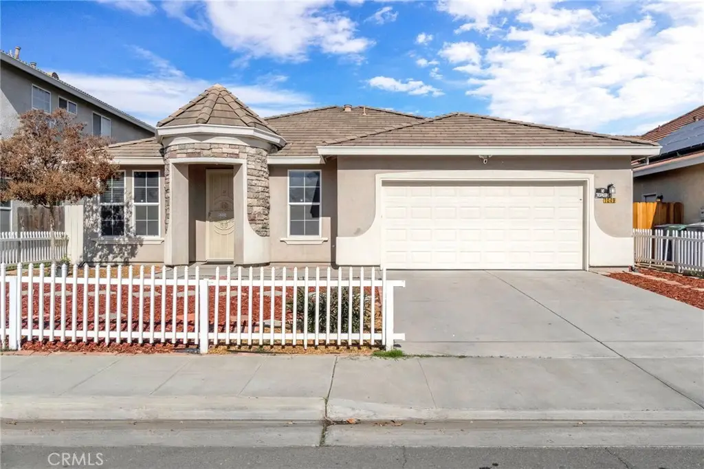1049 Stanford, Madera, CA 93637 - #1