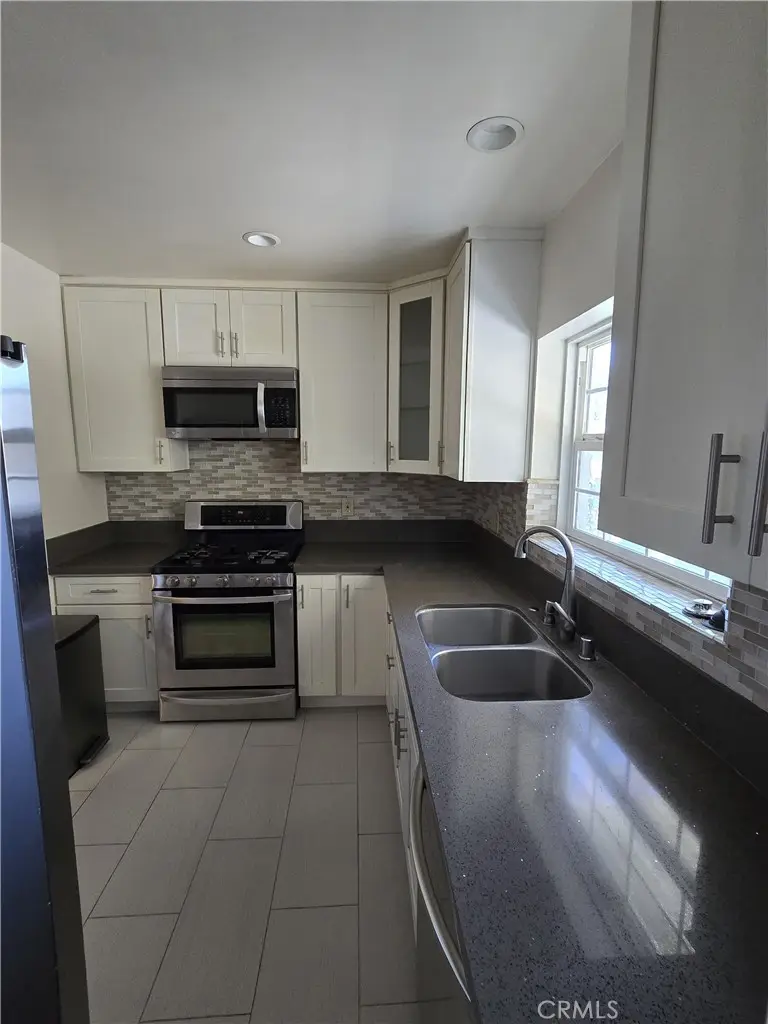 2944 Mayfield Avenue, La Crescenta, CA 91214 - Image #3