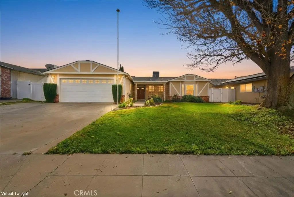905 Redwood, Lemoore, CA 93245 - #1
