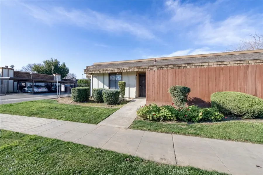 1221 N Peach Avenue #101, Fresno, CA 93727 - #2