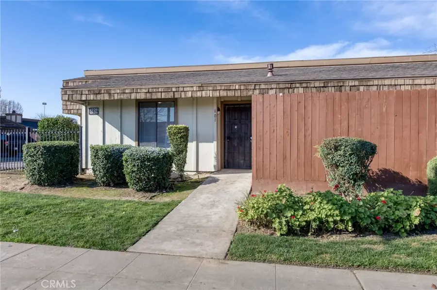 1221 N Peach Avenue #101, Fresno, CA 93727 - #3