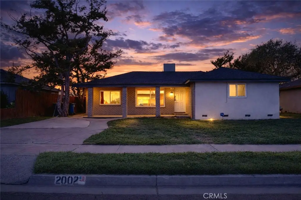 2002 N Woodridge, Hanford, CA 93230 - #1