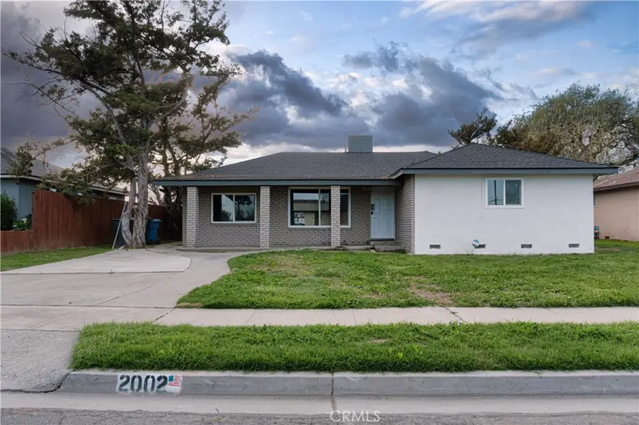 2002 N Woodridge, Hanford, CA 93230 - #2