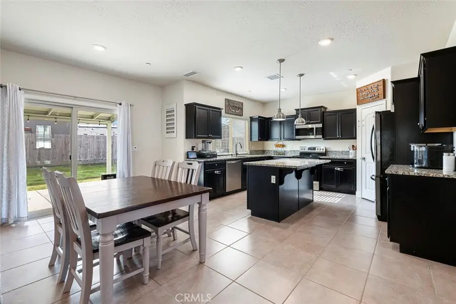 6883 E Robinson, Fresno, CA 93727 - #3