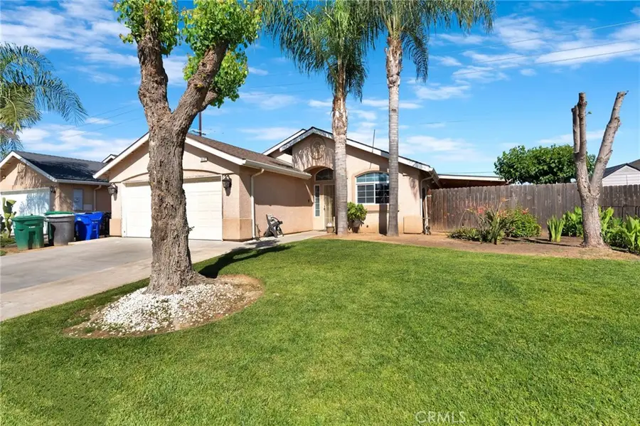 980 Redwood, Parlier, CA 93648 - #2