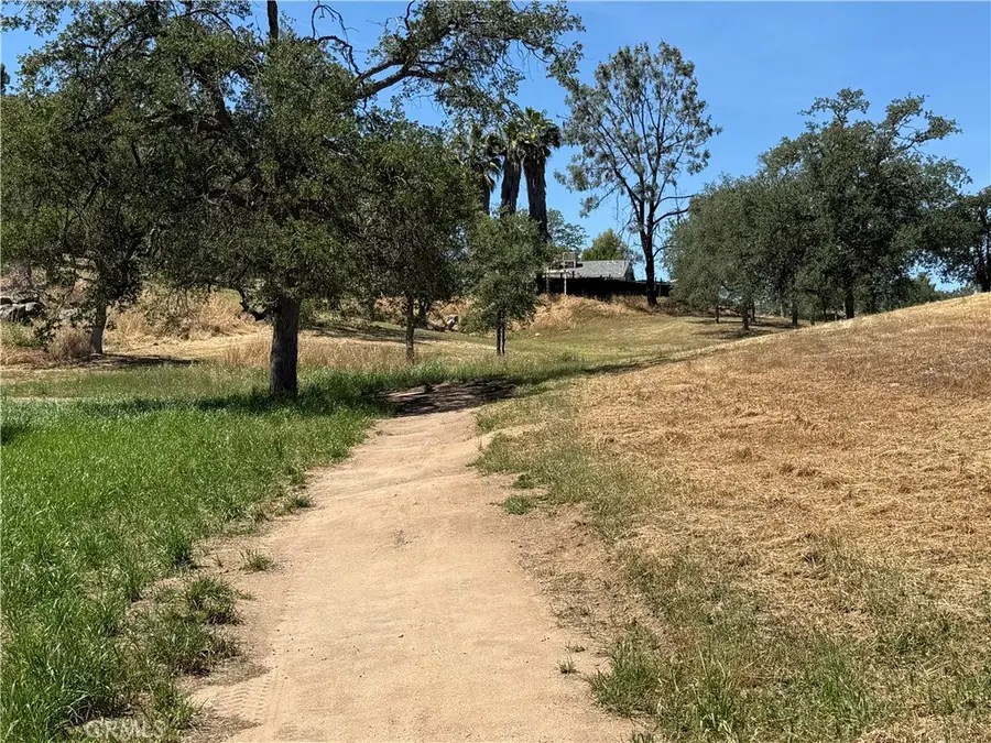 958 N Kings Canyon Court, Coarsegold, CA 93614 - #2