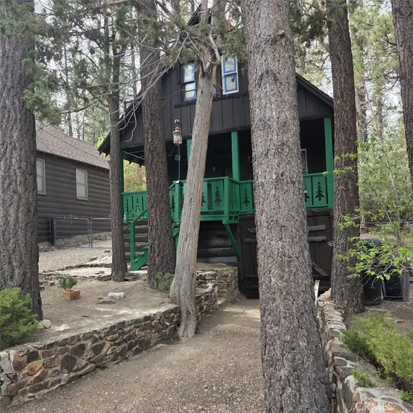 512 Rainbow Boulevard, Big Bear City, CA 92314