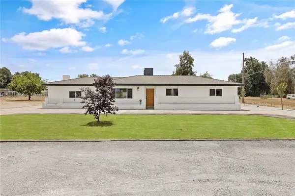 6125 E Mount Whitney, Laton, CA 93242
