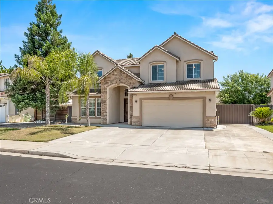 2686 Robinwood, Clovis, CA 93611 - #2