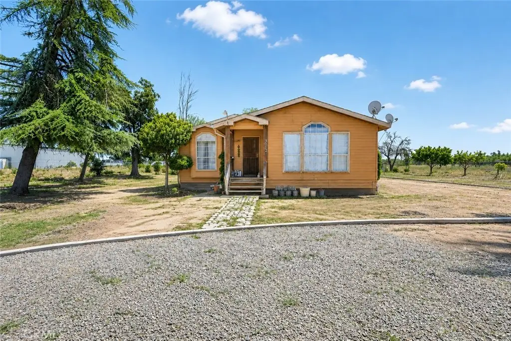 3512 S Blythe Avenue, Fresno, CA 93706 - #1