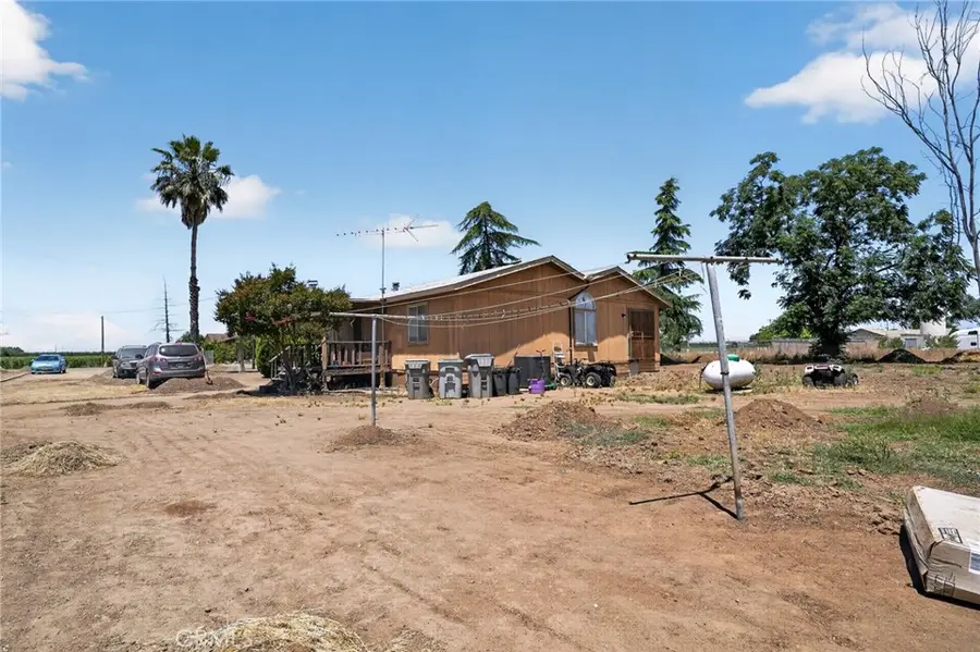 3512 S Blythe Avenue, Fresno, CA 93706 - #2