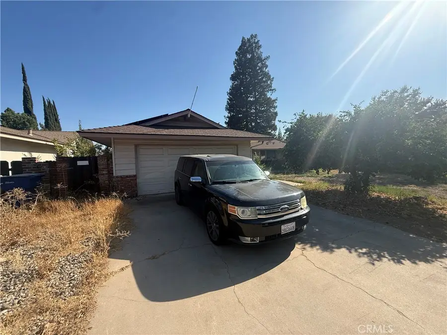 157 W Dovewood, Fresno, CA 93704 - #2
