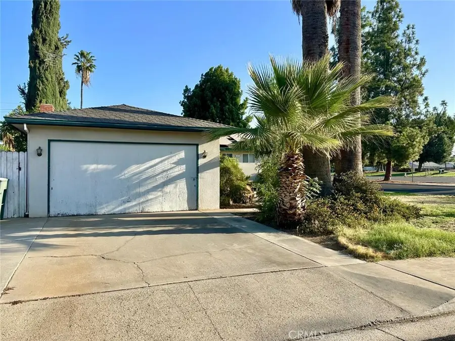405 W Rialto Avenue, Clovis, CA 93612 - #2