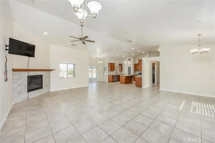 9175 Cottonwood, Hesperia, CA 92345 - #3