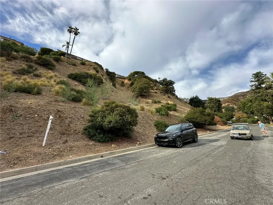 2879 Stonehill Drive, Altadena, CA 91001 - Image #3