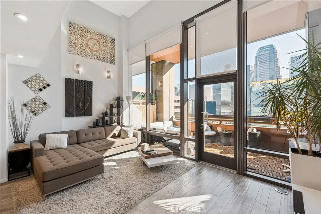 1100 Wilshire Boulevard #1707, Los Angeles, CA 90017 - Image #1