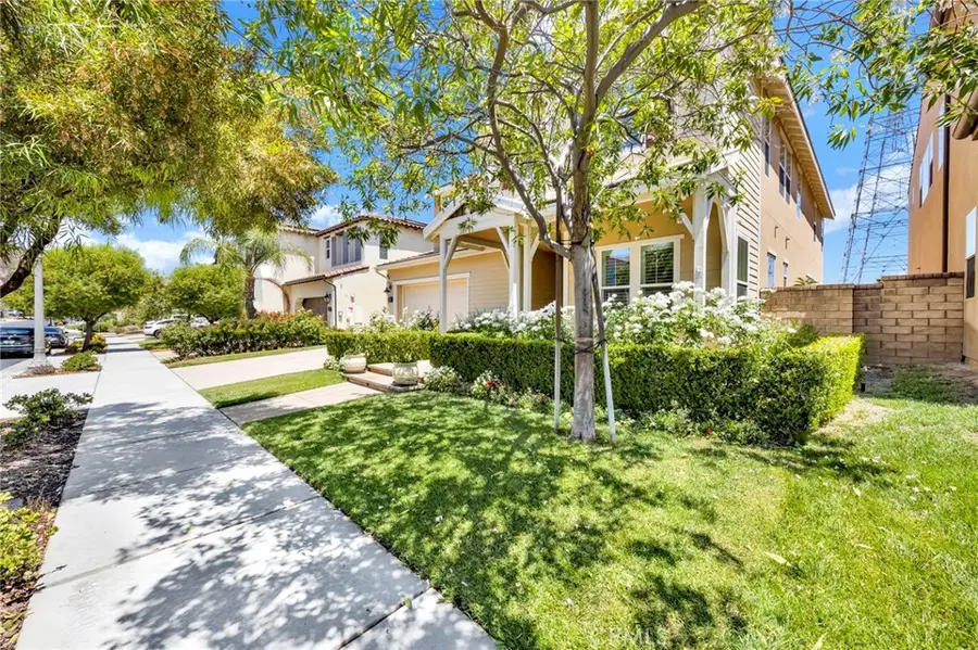 27642 Camellia Drive, Saugus, CA 91350 - Image #3