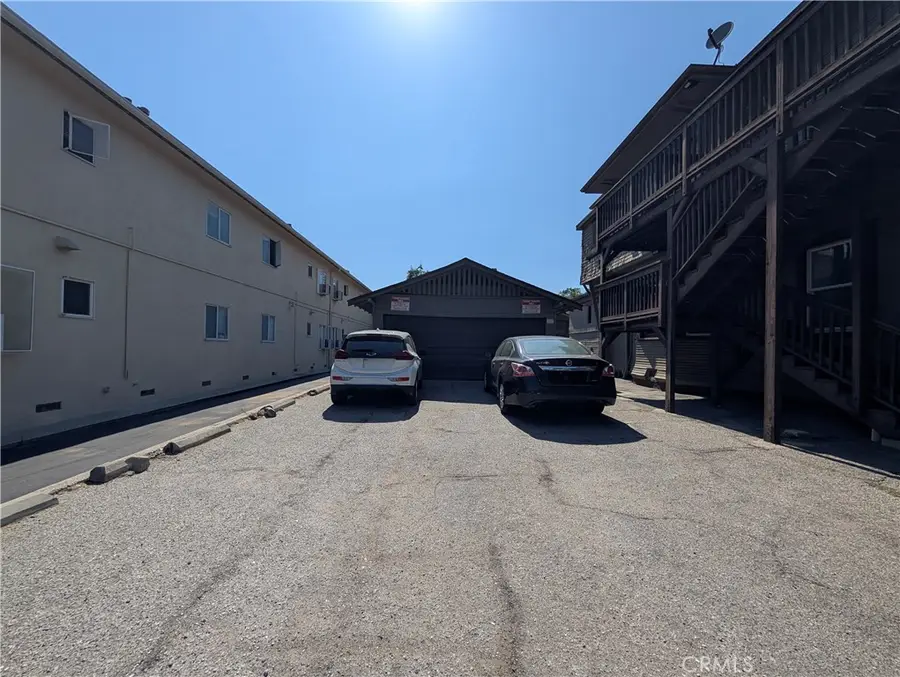 325 S Los Robles Avenue, Pasadena, CA 91101 - Image #3