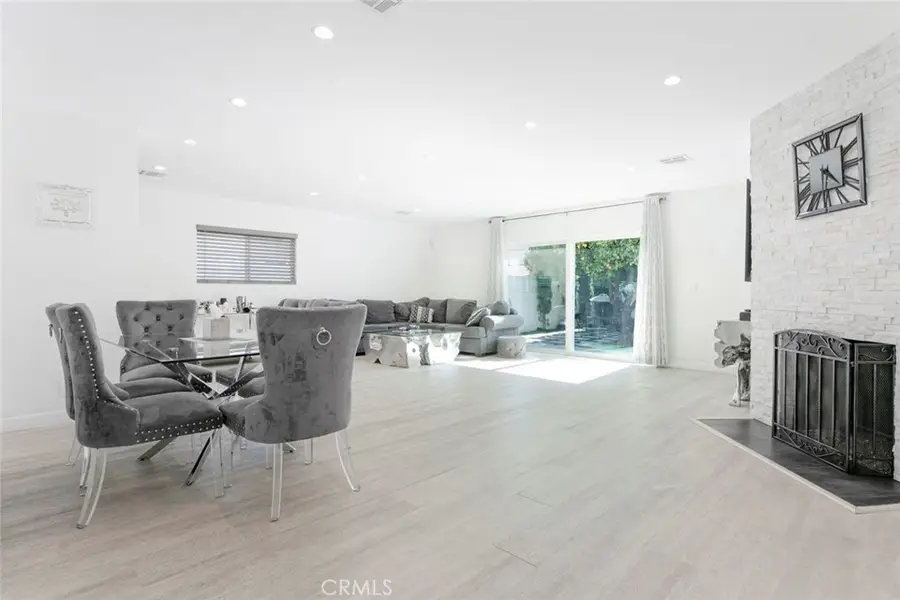 6709 Mammoth Avenue, Valley Glen, CA 91405 - Image #3