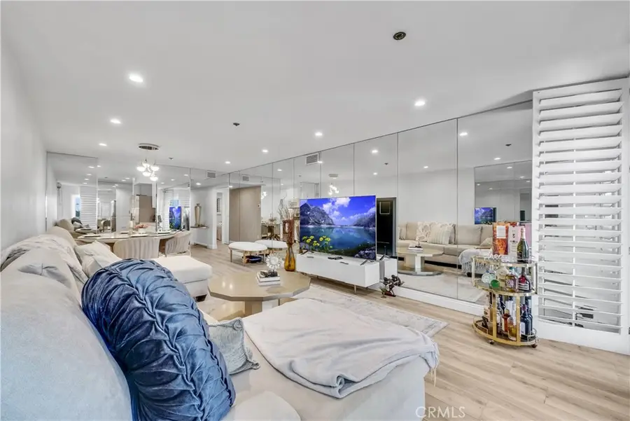 1 3rd Place, Long Beach, CA 90802 - Image #2