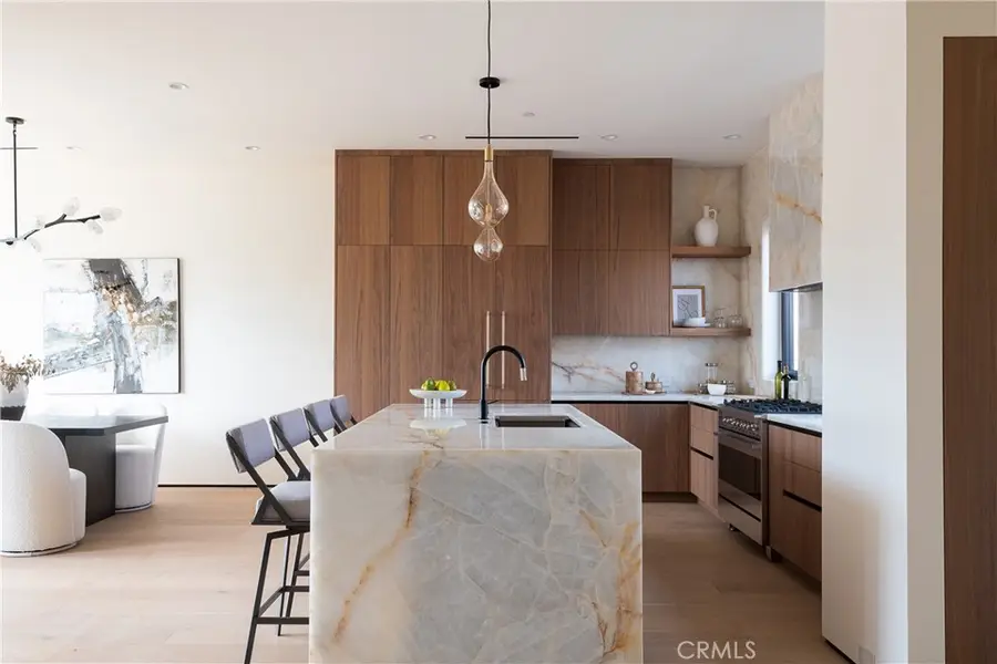 2221 West Starview Lane, Los Angeles, CA 90026 - Image #3