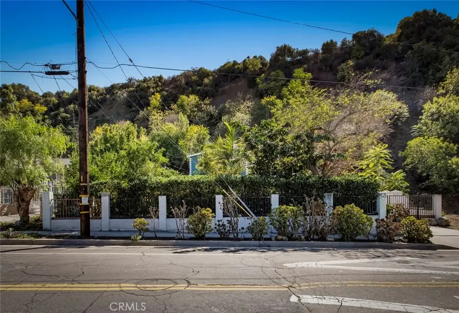 383 S Avenue 52, Highland Park, CA 90042 - Image #2