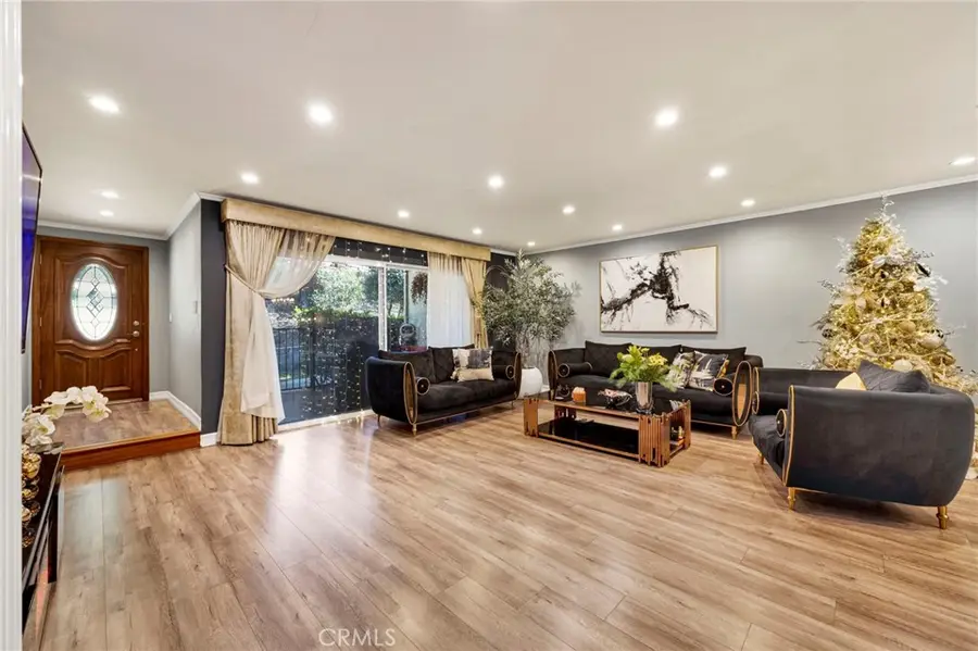 7764 Via Capri, Burbank, CA 91504 - #3