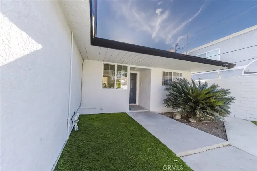 19314 Valerio, Reseda, CA 91335 - #3