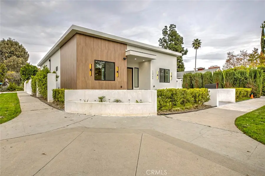 14955 Hartsook, Sherman Oaks, CA 91403 - Image #2