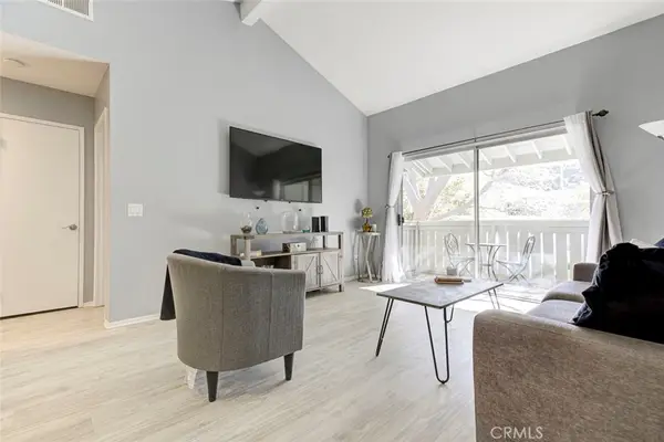 27620 Susan Beth Way #L, Saugus, CA 91350