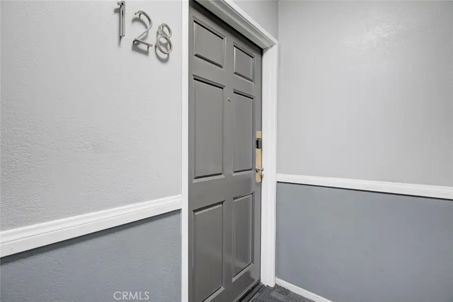 424 Oak #128, Glendale, CA 91204 - Image #3