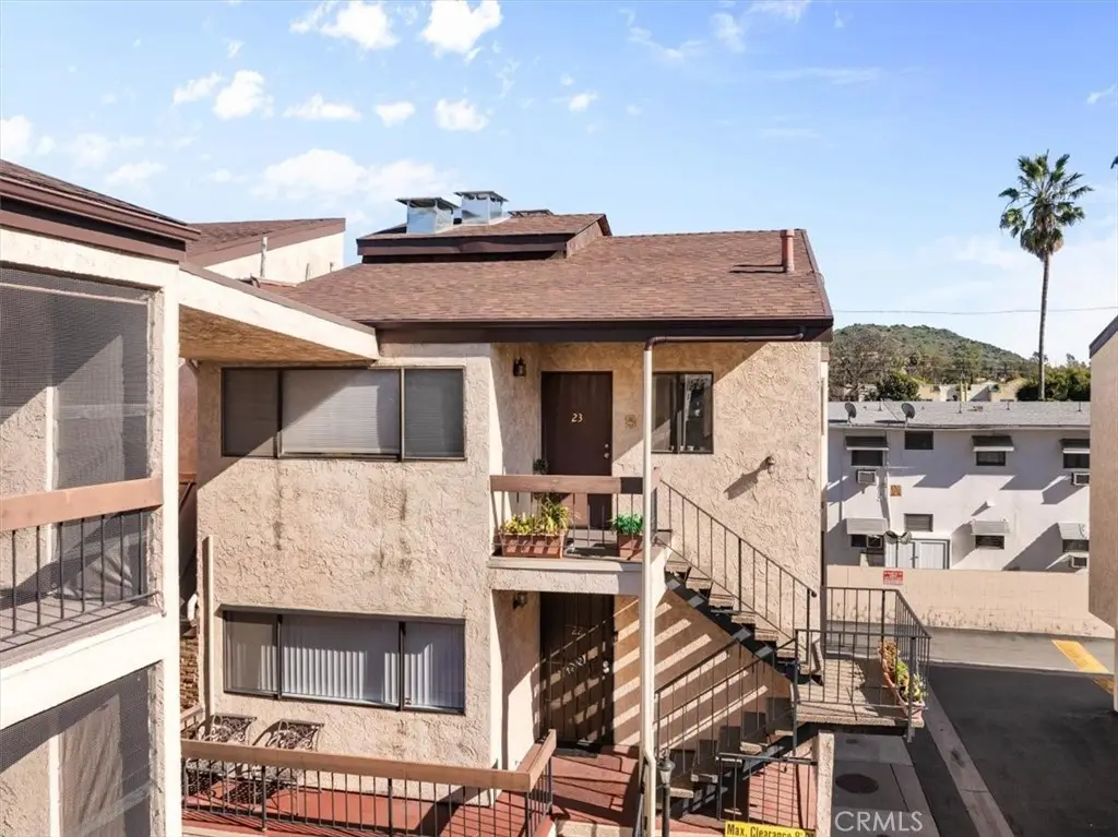 320 Mchenry Road #23, Glendale, CA 91206 - Image #1