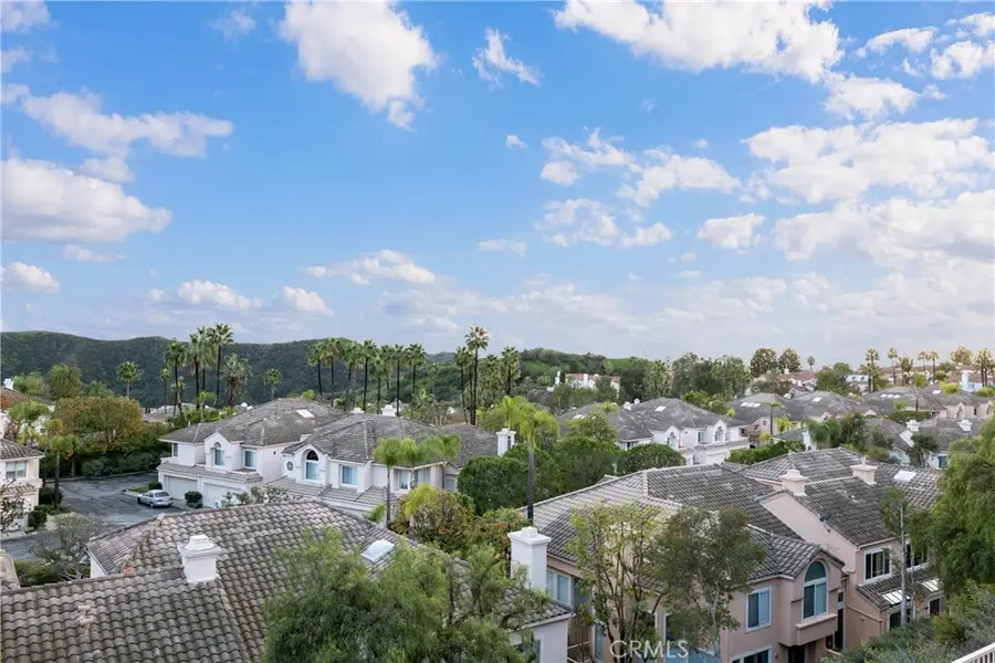 1942 Caminito De La Estrella, Glendale, CA 91208 - Image #2