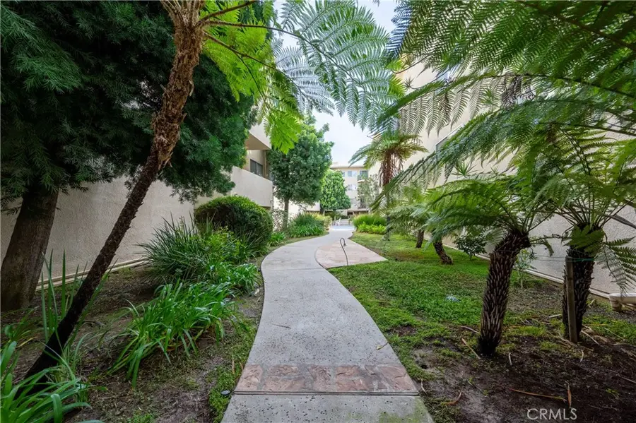 5400 Lindley Avenue #221, Encino, CA 91316 - #2