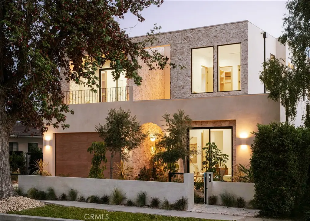 14032 Hartsook, Sherman Oaks, CA 91423 - #1