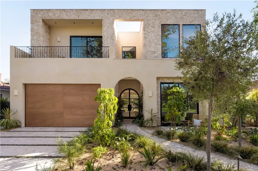 14032 Hartsook, Sherman Oaks, CA 91423 - #2