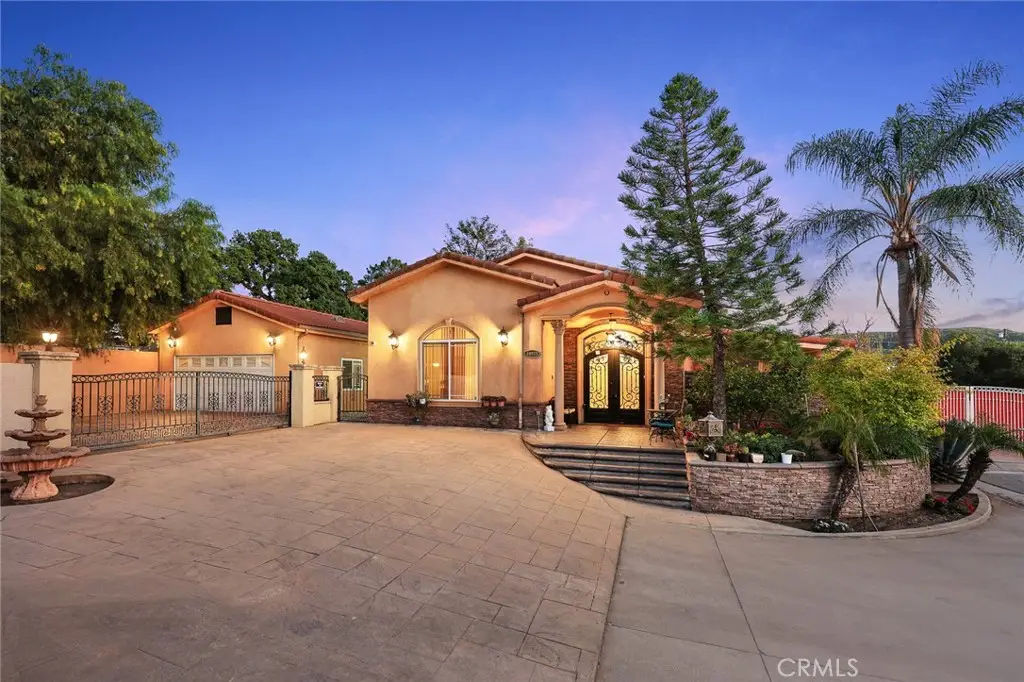 10610 Oak Tree Way, Sunland, CA 91040 - #1