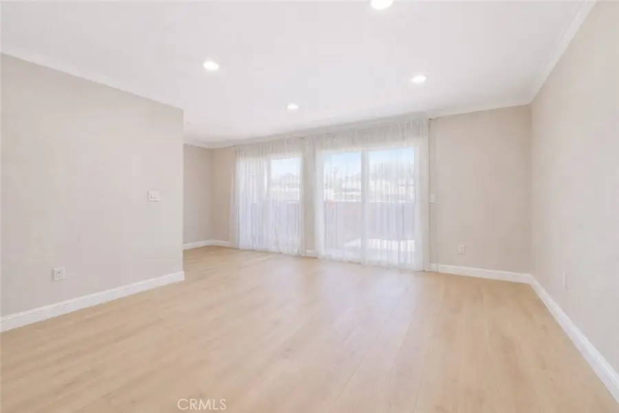 121 Sinclair Avenue #213, Glendale, CA 91206 - #2