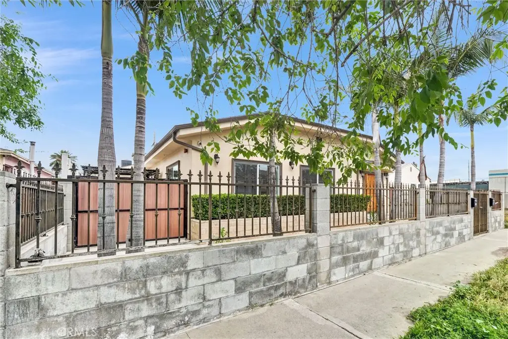 6711 Clybourn, North Hollywood, CA 91606 - #1