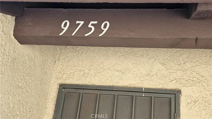 9759 Via Roma, Burbank, CA 91504 - #2