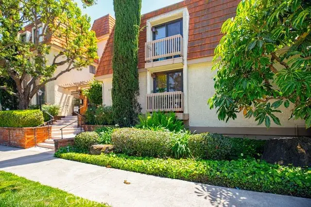 10470 Riverside #102, Toluca Lake, CA 91602 - #1