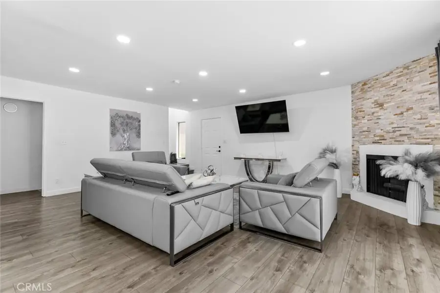 8801 Cedros Avenue #7, Panorama City, CA 91402 - #3