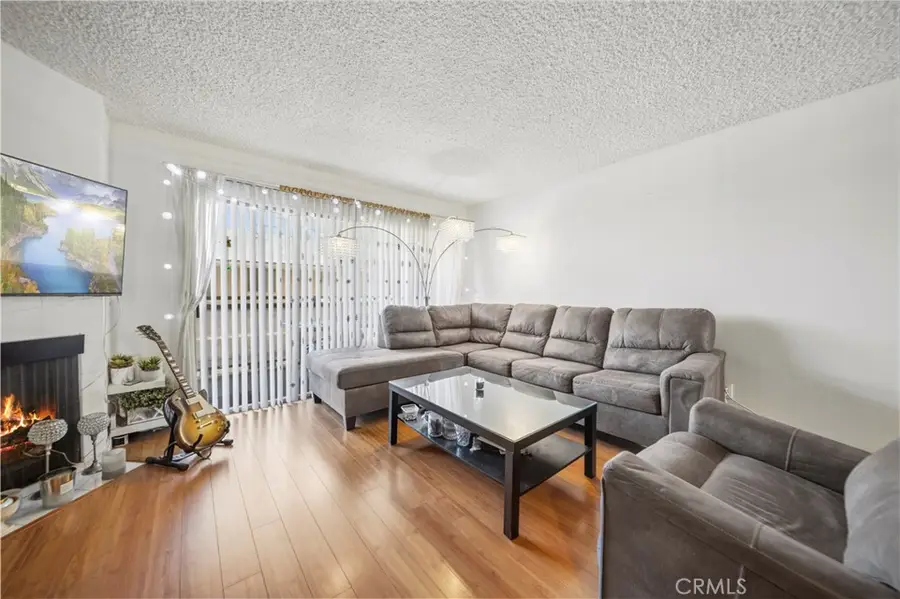 1236 1236 N Columbus Avenue #27, Glendale, CA 91202 - #3