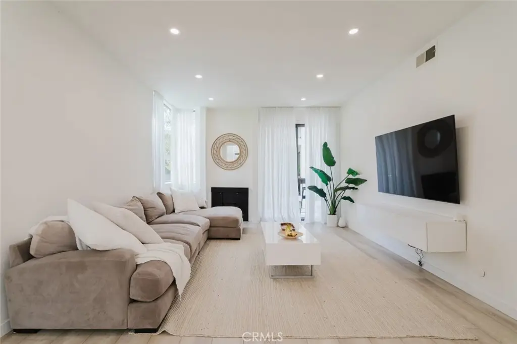 1305 N Columbus Avenue #204, Glendale, CA 91202 - #1